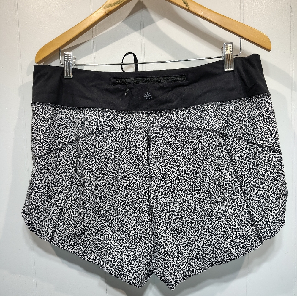 Athleta Stellar Flare Trouser Shorts L Black White Leopard Print‎ Running Gym - Picture 4 of 5